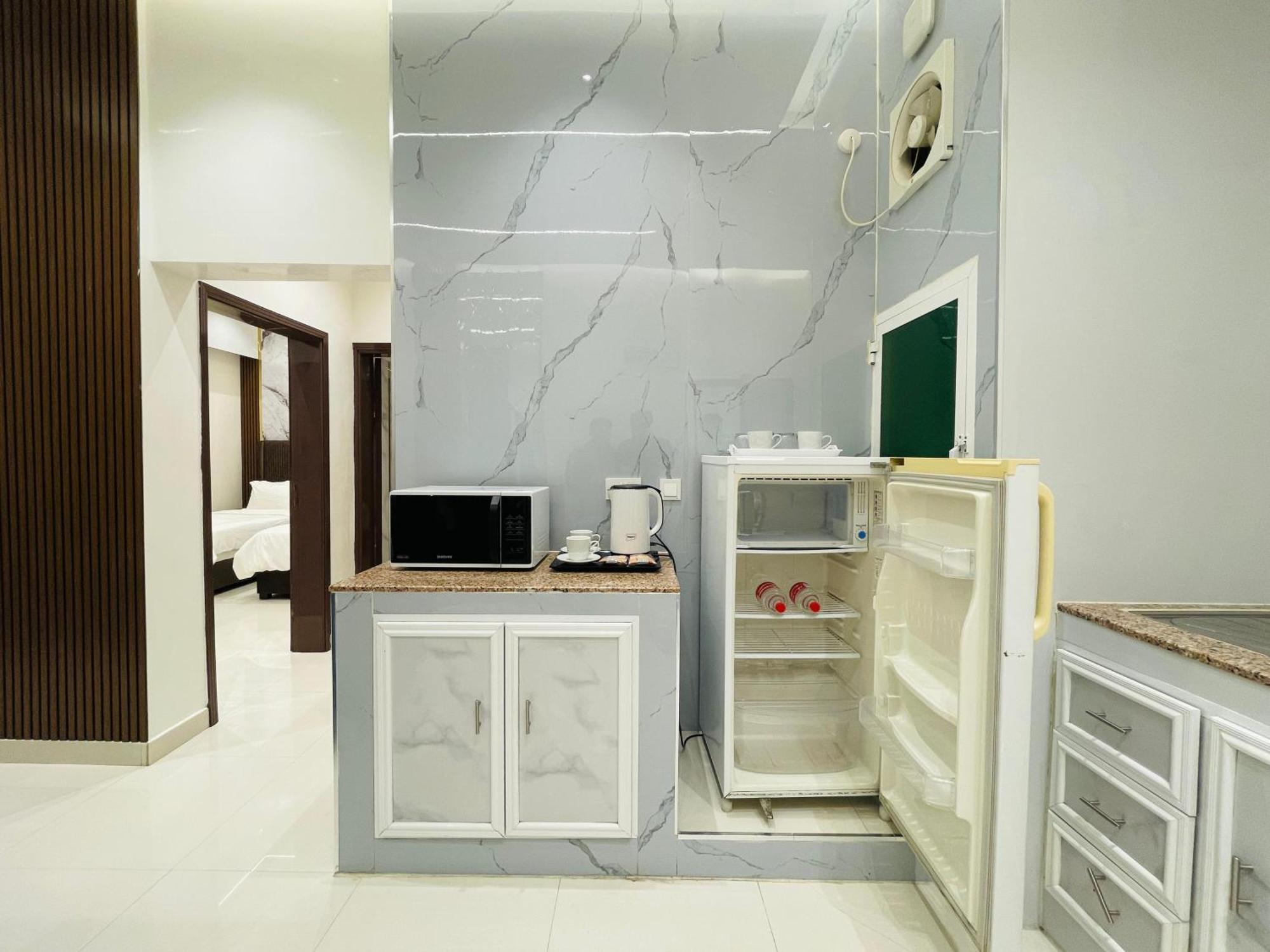 Mabahj Garnatha Hotel Apartments 소하르 객실 사진