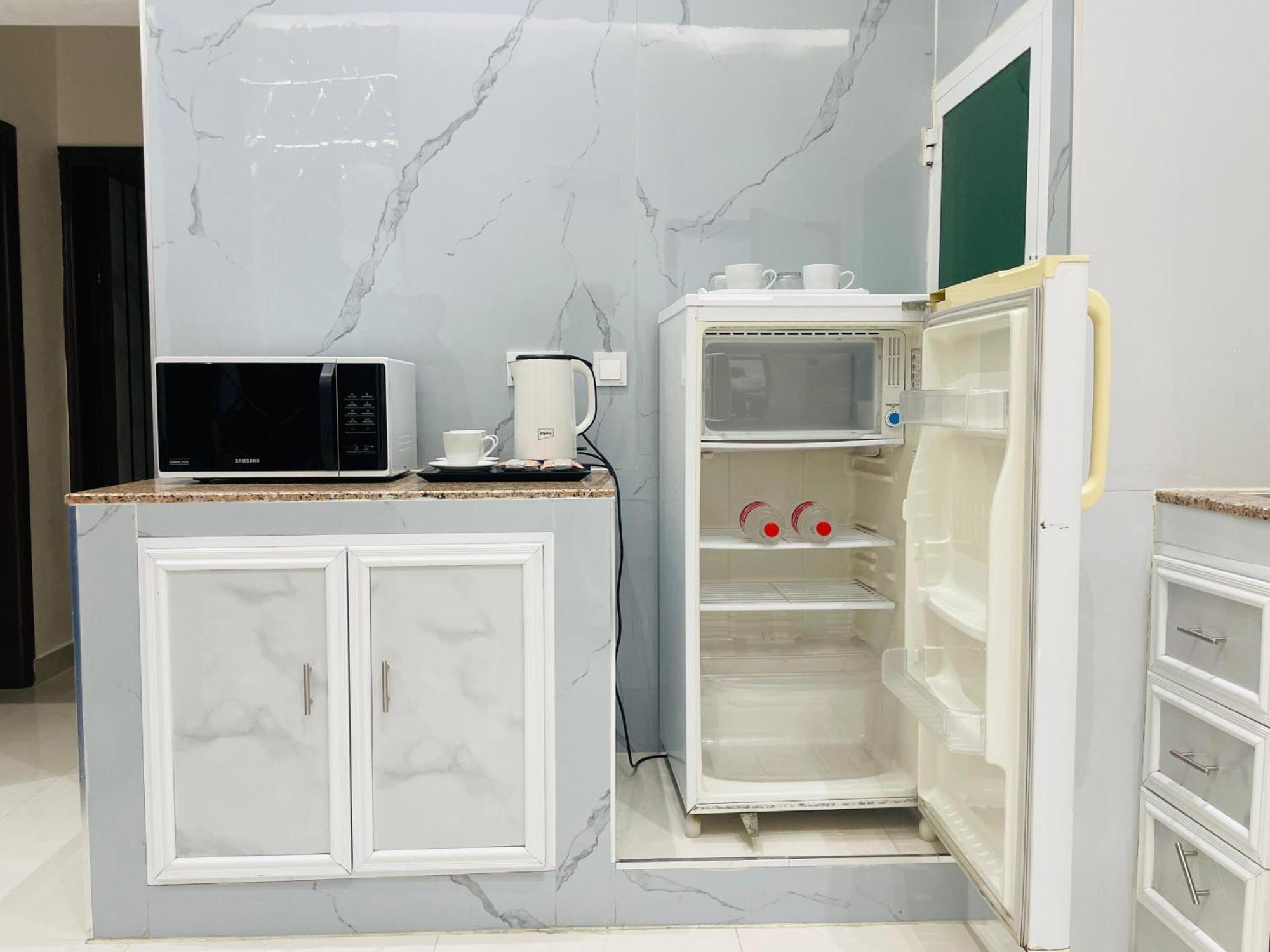 Mabahj Garnatha Hotel Apartments 소하르 외부 사진