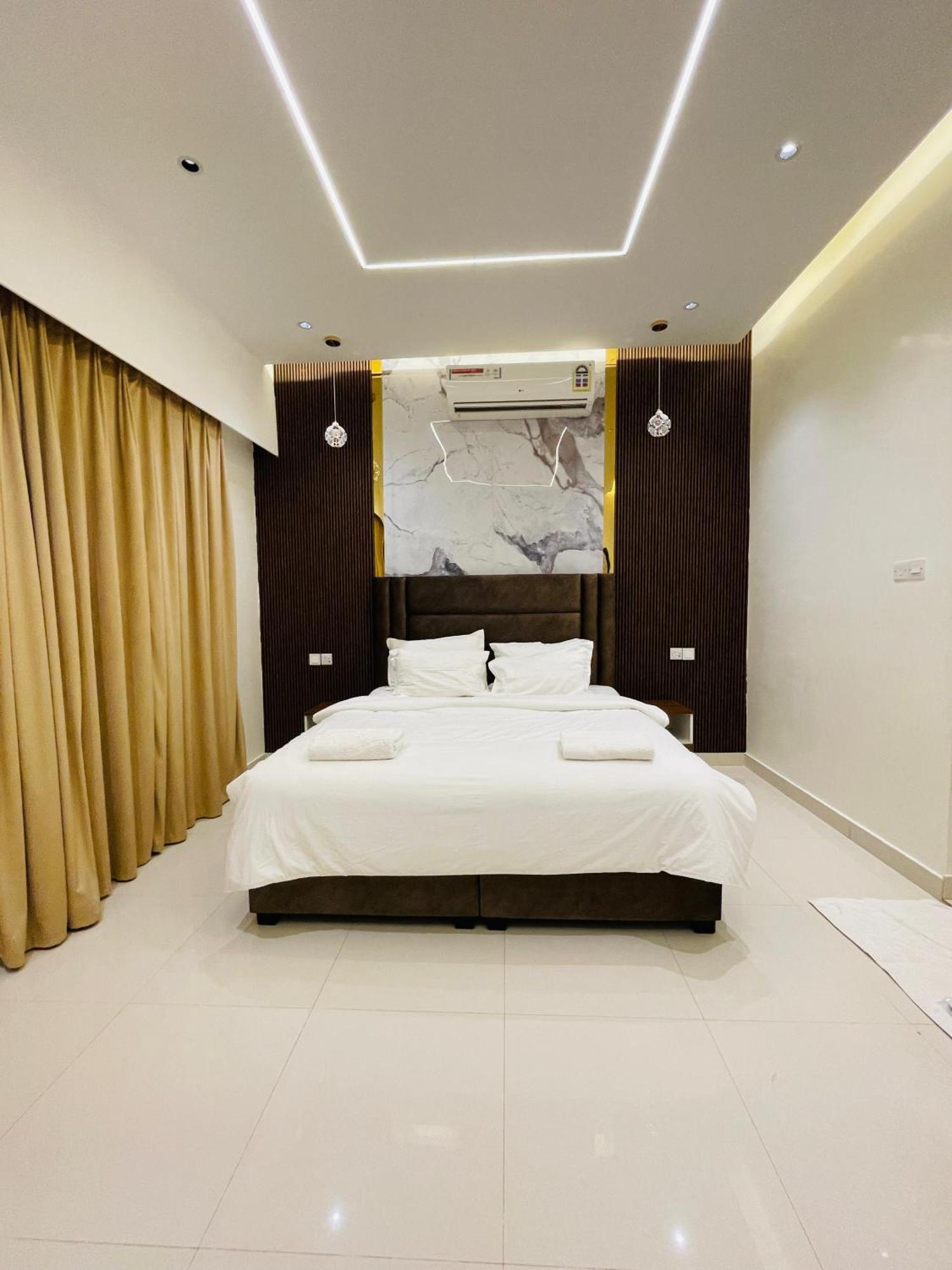 Mabahj Garnatha Hotel Apartments 소하르 외부 사진