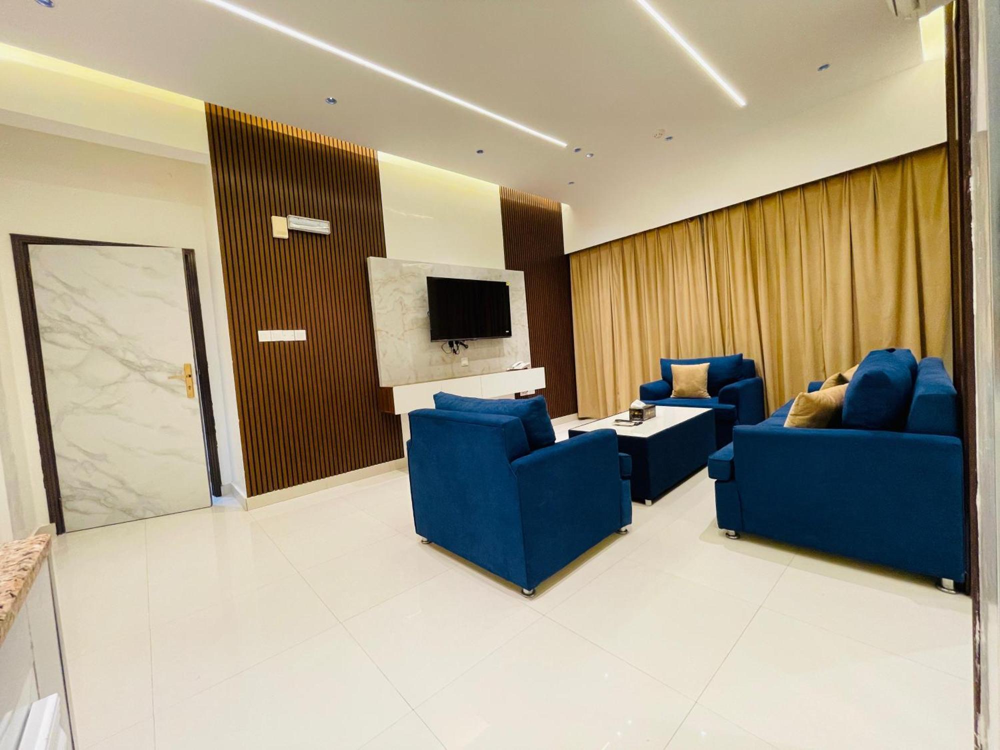 Mabahj Garnatha Hotel Apartments 소하르 외부 사진