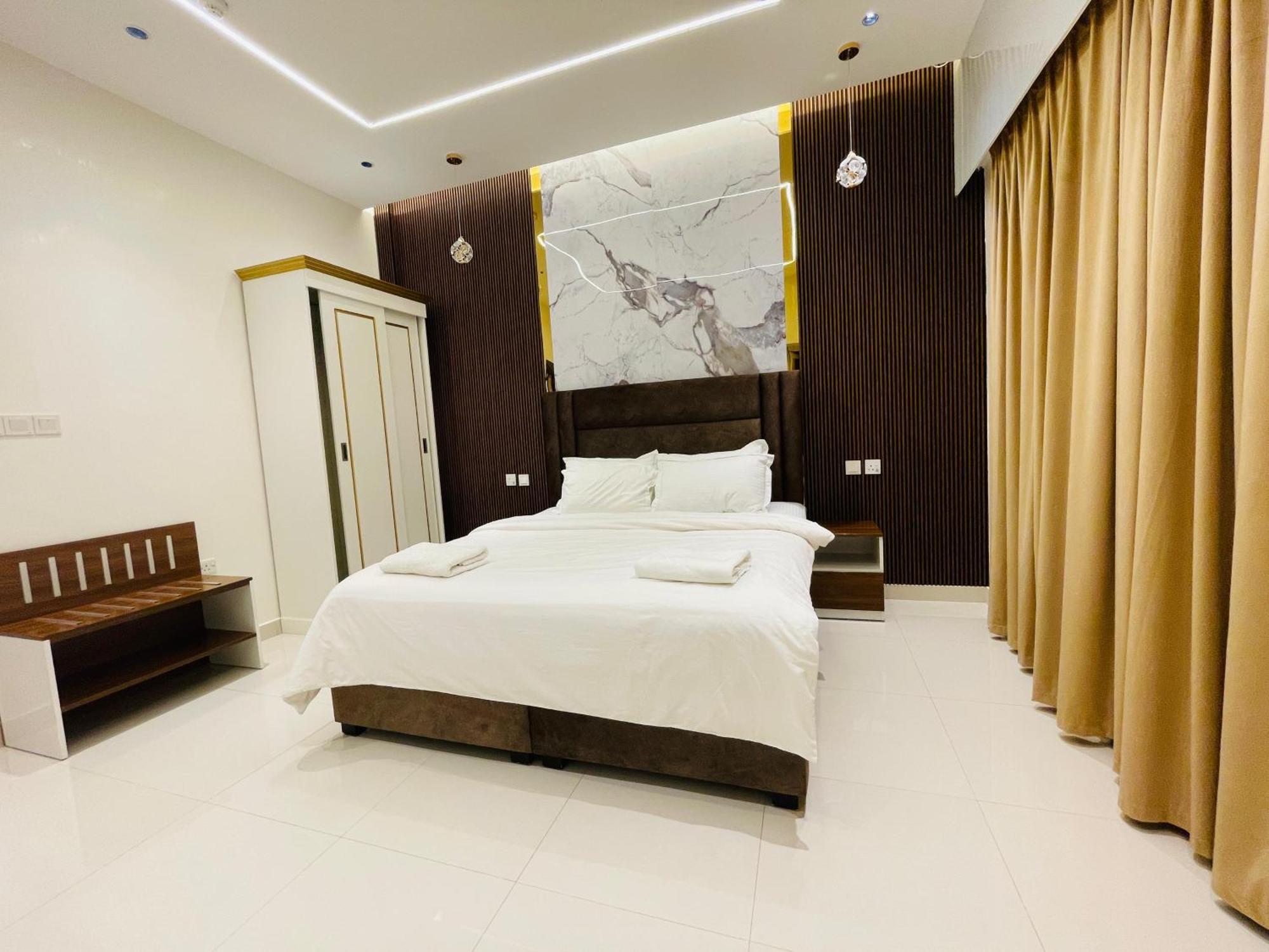 Mabahj Garnatha Hotel Apartments 소하르 외부 사진