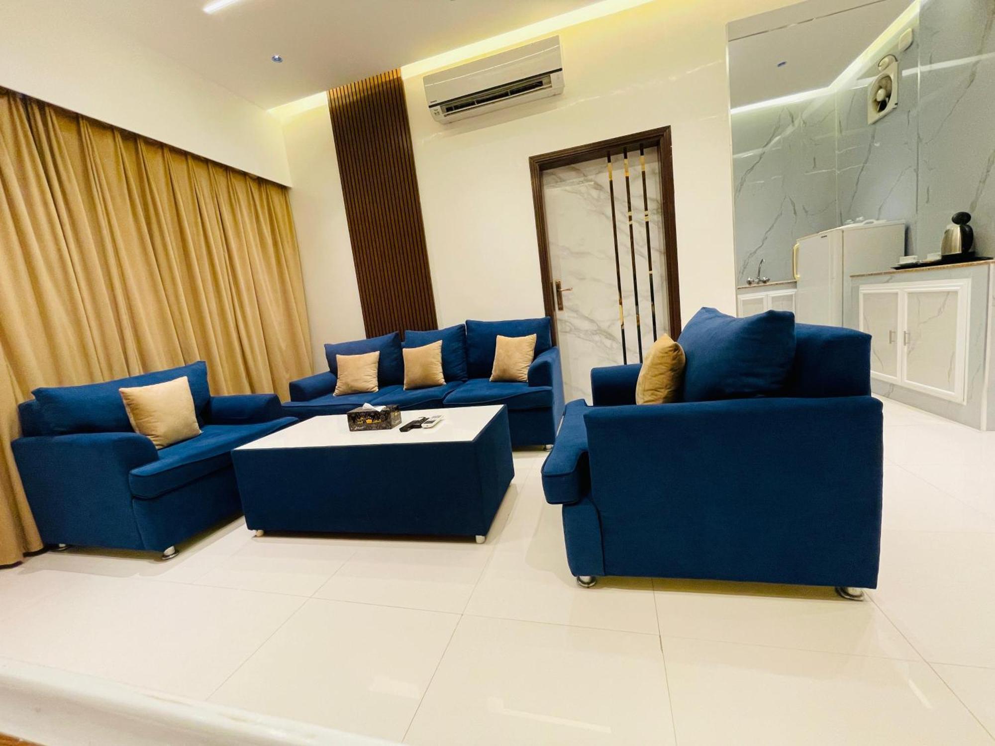 Mabahj Garnatha Hotel Apartments 소하르 외부 사진
