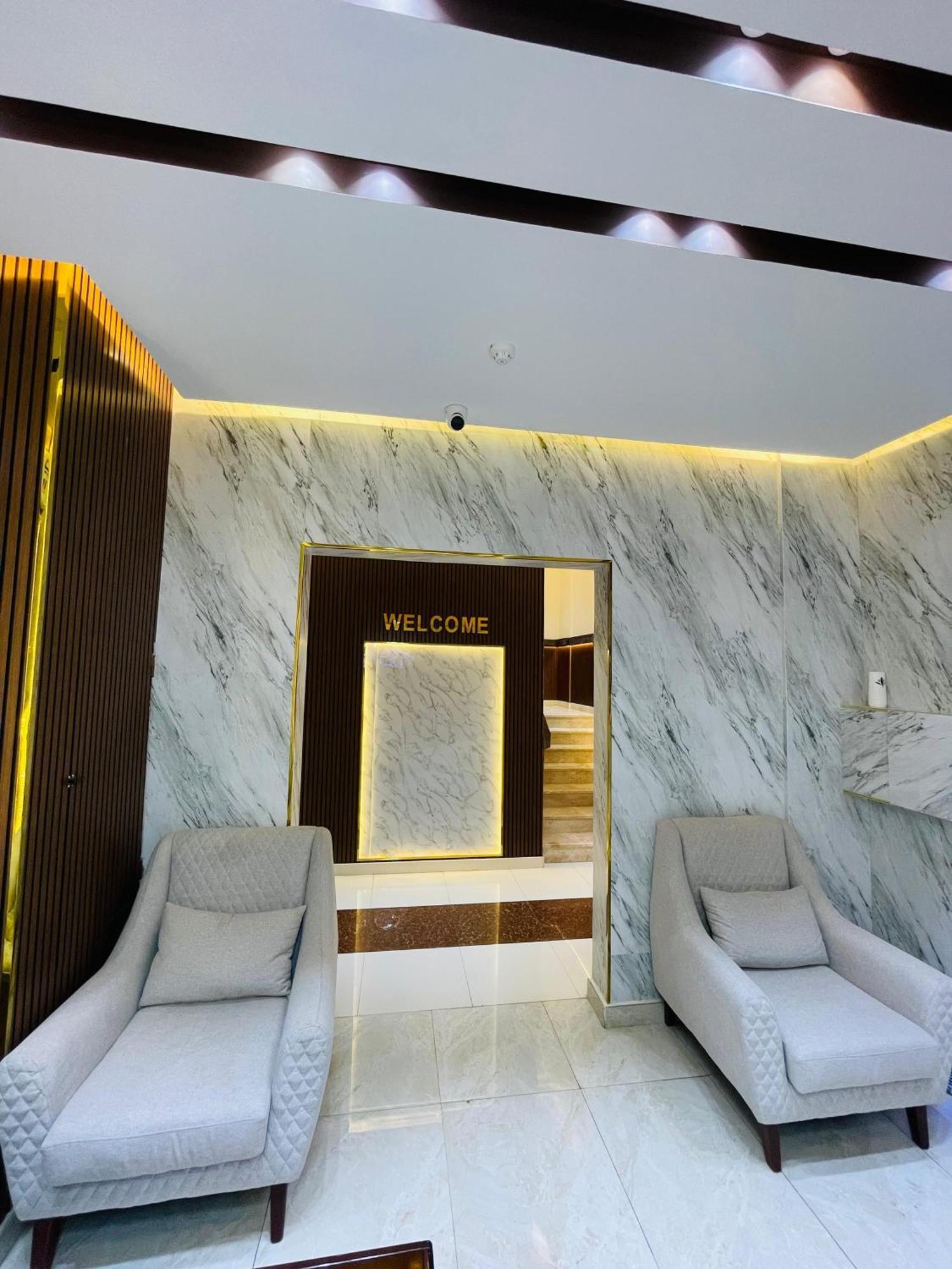 Mabahj Garnatha Hotel Apartments 소하르 외부 사진